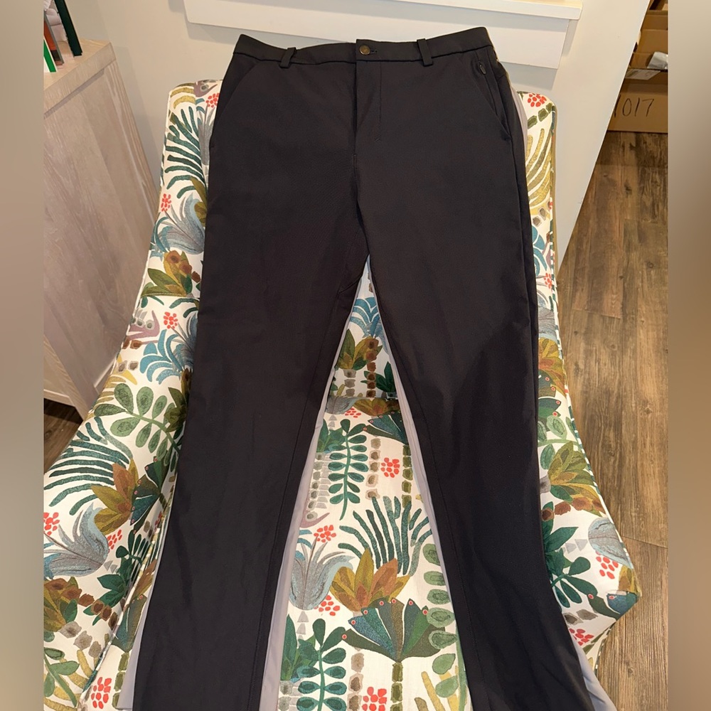Perfect condition size 31 Lulu Lemon pants!